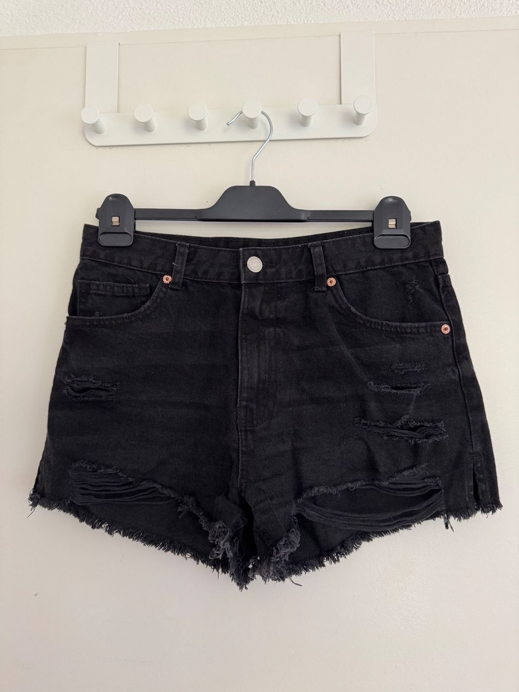 Jeans: Kurze Hose Jeans schwarz Grösse XL – Neu (gemäss Beschreibung) aus Bern von melaniezurbuchen
