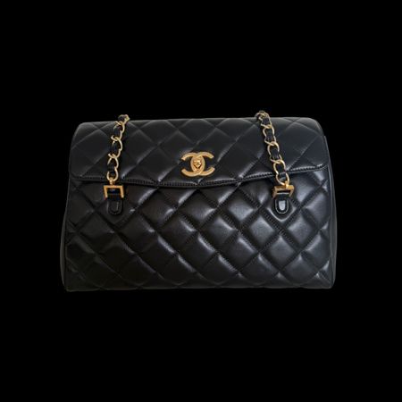 Chanel - Elegante Tasche aus schwarzem, gestepptem Lammleder
