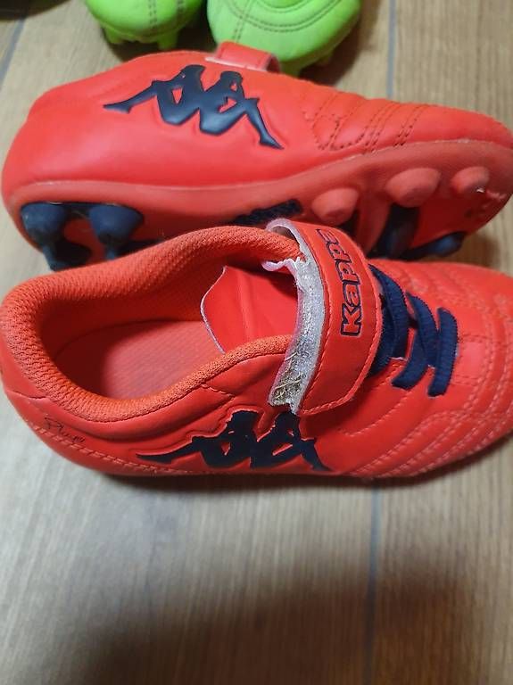 Scarpe per ragazzi: Chaussures foot 29-30-31 – Usato da Apples venduto da denissafrany 1