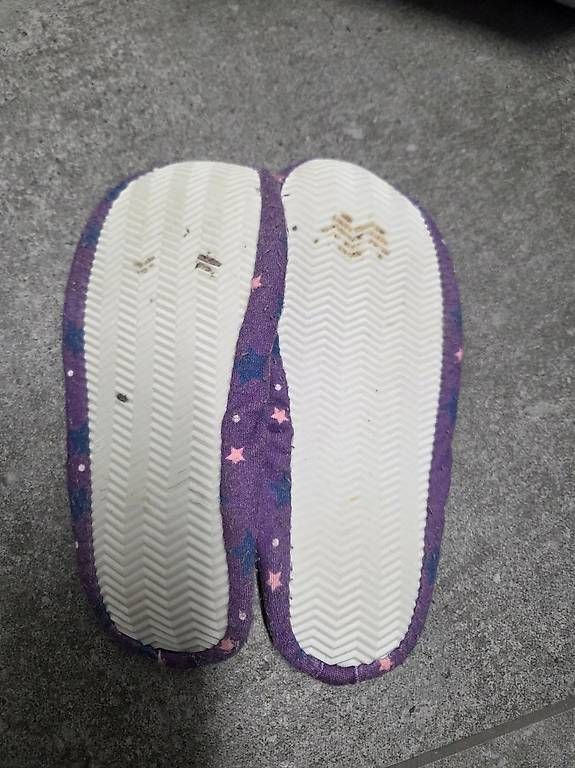 Scarpe per ragazzi: Turntäppeli Grösse 31 und 32 – Usato da Rieden SG venduto da Yogu 2
