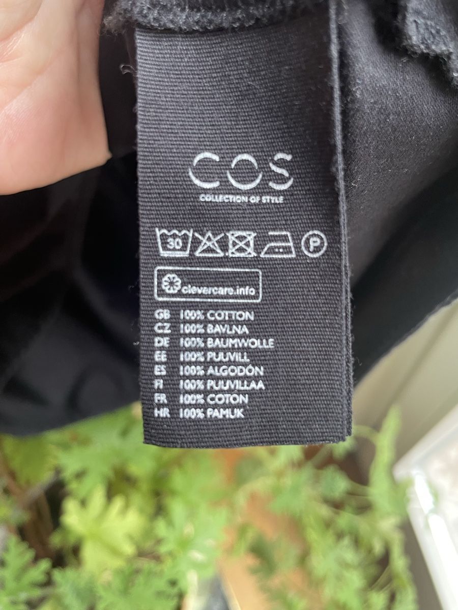 Cos Top: Haut noir COS – Usato da Vevey venduto da louloute72 2