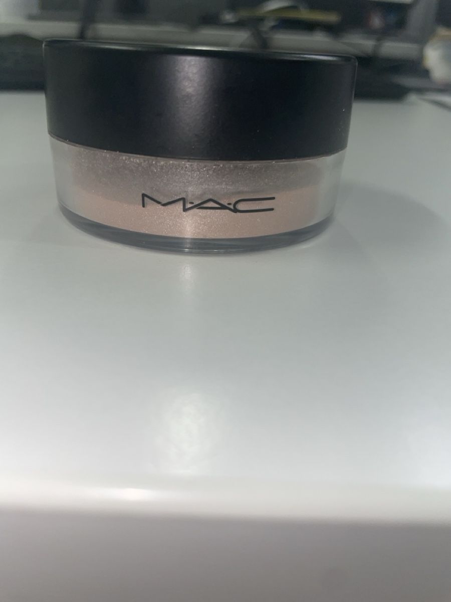 Make-up: Mac Honey Rose Magically Cool Liquid Powder – Gebraucht aus Thalwil von Karina020