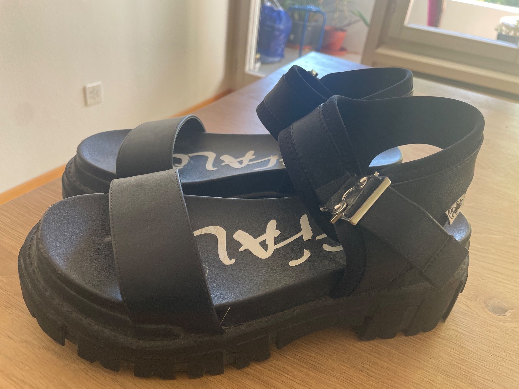 Buffalo Scarpe da uomo: Buffalo Sandalen – Usato da Zürich venduto da Fionaalenaa 3