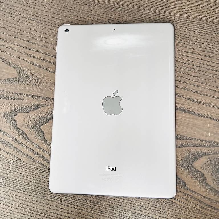 Tablettes PC: Apple iPad Air A1474 – D'occasion à Bern par Things4U2buy 1
