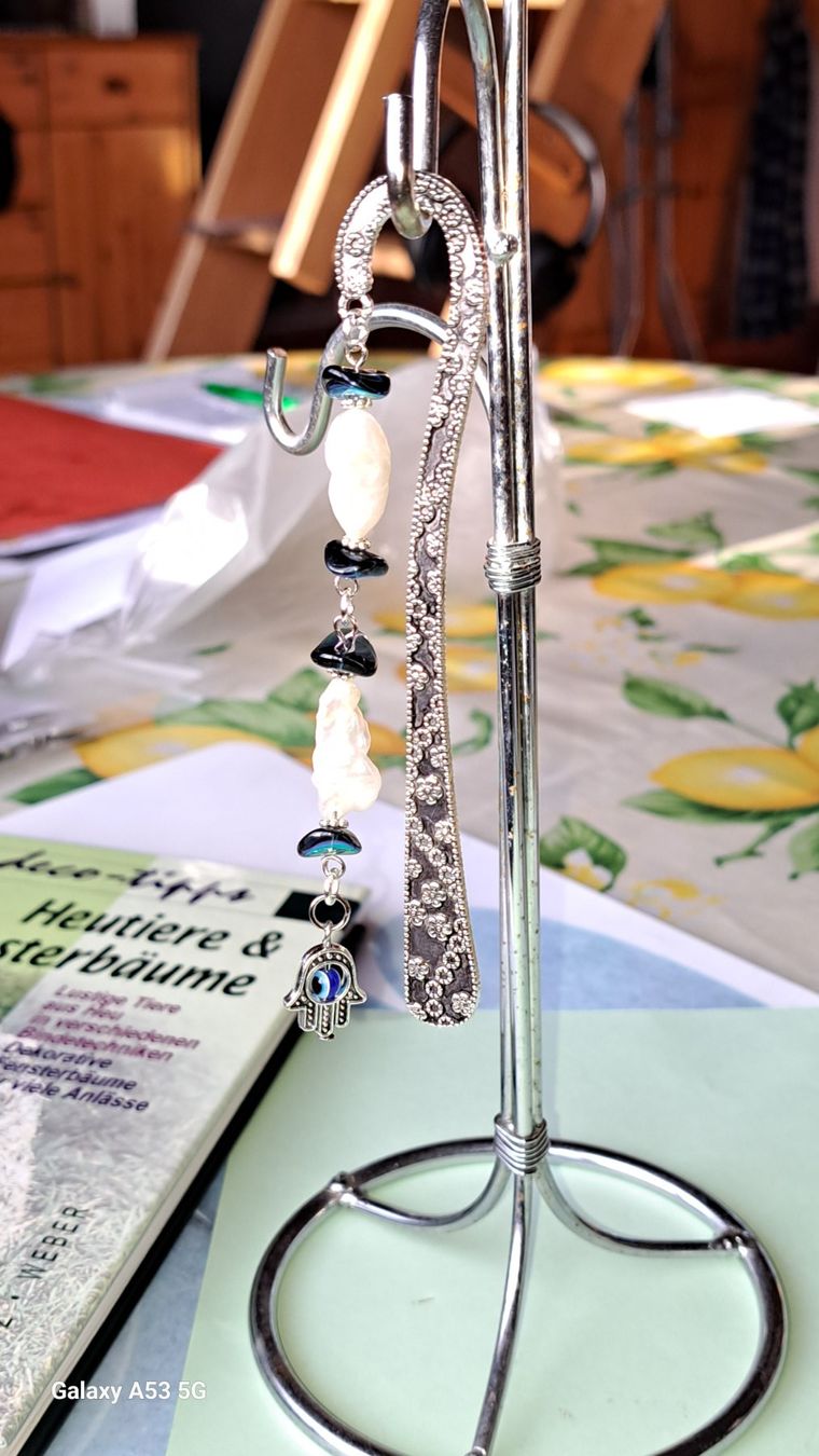 Altre raccolte & rarità: Lesezeichen mit Süsswasserperlen und Hand der Fatima, neu – Nuovo (secondo la descrizione) da Plagne venduto da Reticulum01 4