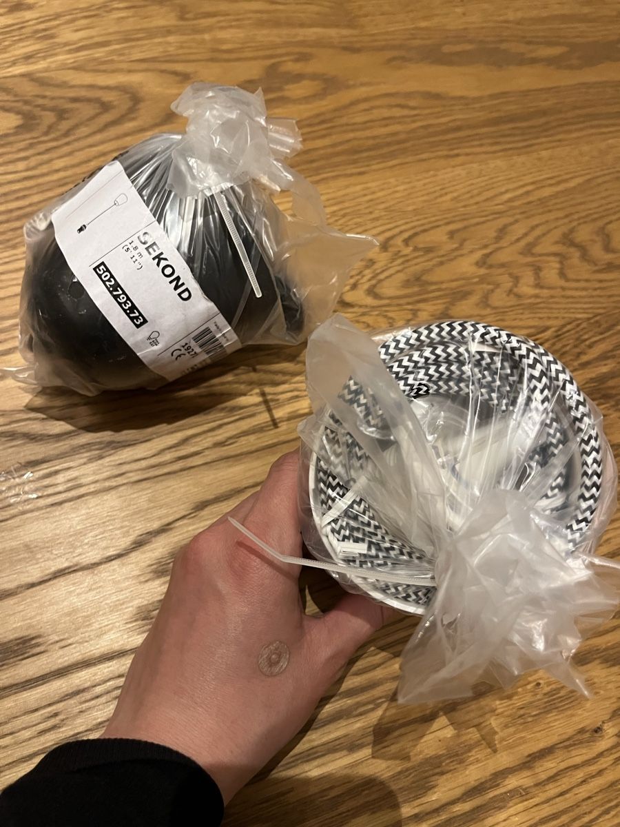 Kabel: 2 Lampenkabel mit Fassung E27 ￼ – Neu und originalverpackt aus Zürich von car_cr6w