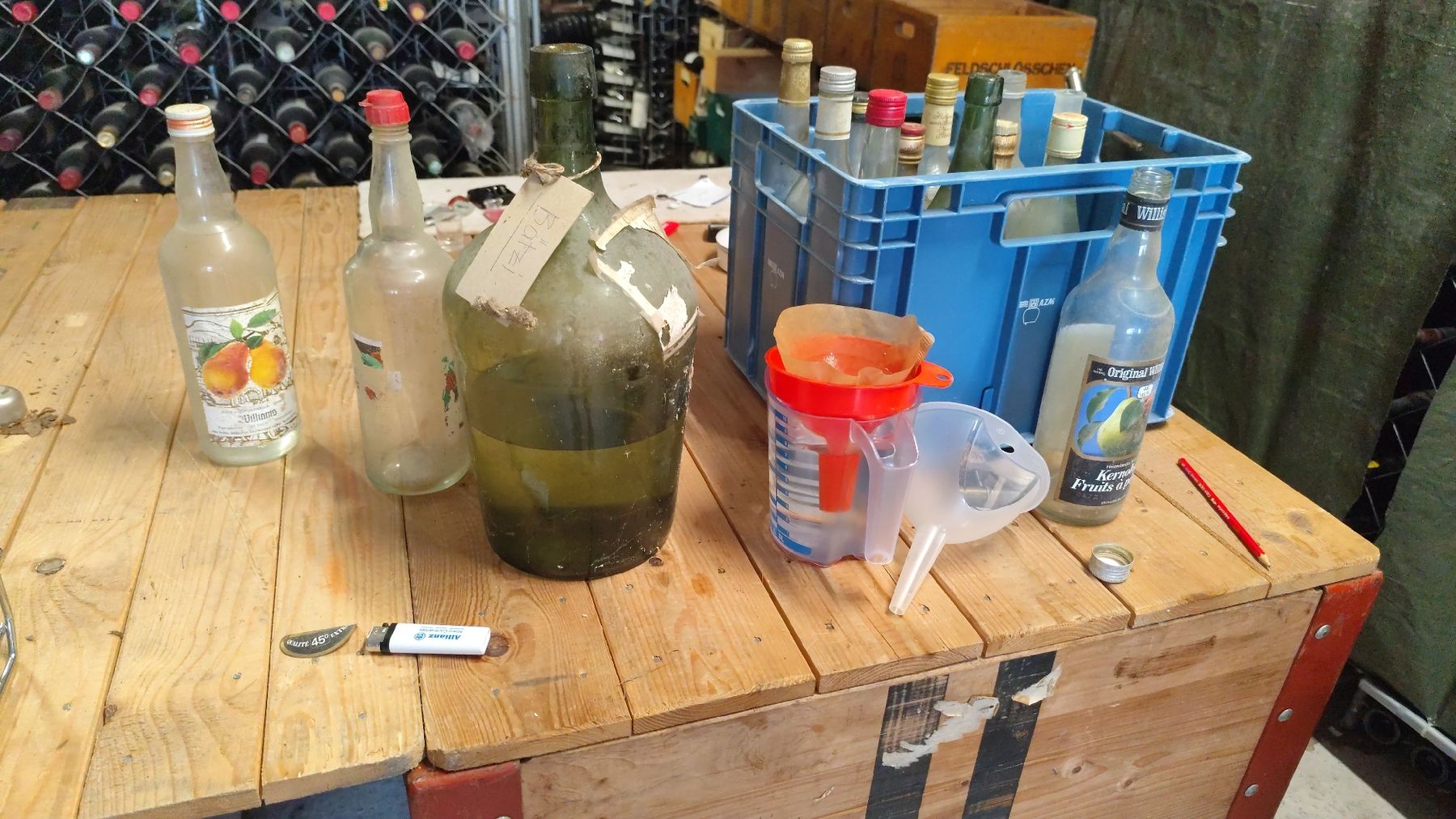 Spirituosen: pflümli Eigenbrand in schöner Flasche  – Neu (gemäss Beschreibung) aus Büsserach von Vintage-vins 2