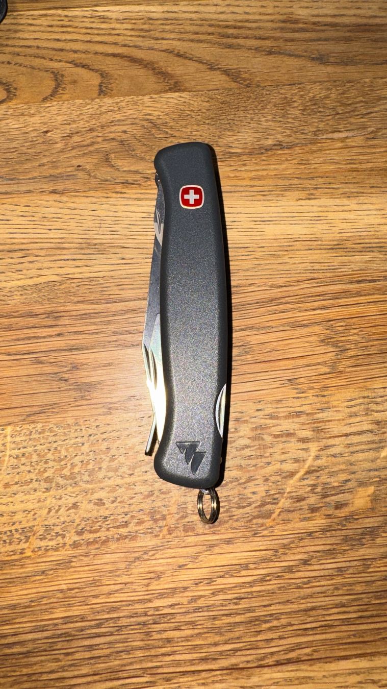 Wenger Coltelli tascabile: Wenger Sackmesser mit Schere Seltenes Modell Fabrikneu – Nuovo e nell'imballaggio originale da Burgdorf venduto da Catbagger64 1