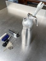Kisag Rahmbläser mit Zubehör für Espumas und Reinigungsset