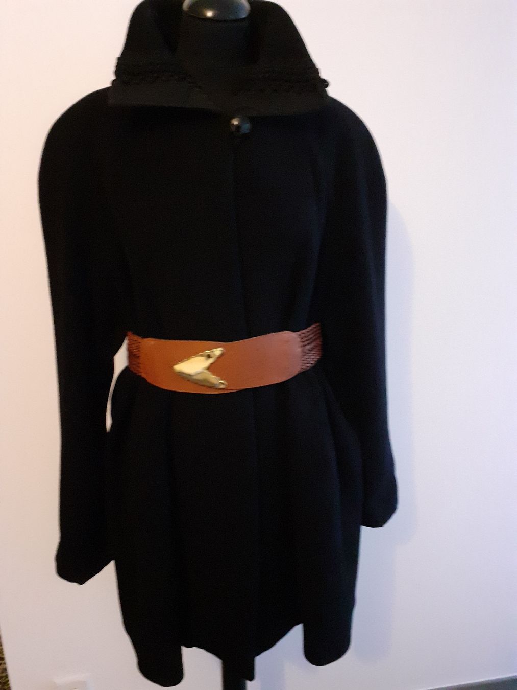Gianfranco Ferre Cappotti: Cappotto vintage Forma Zero by GFF – Usato da Morbio Inferiore venduto da vin_fdj2