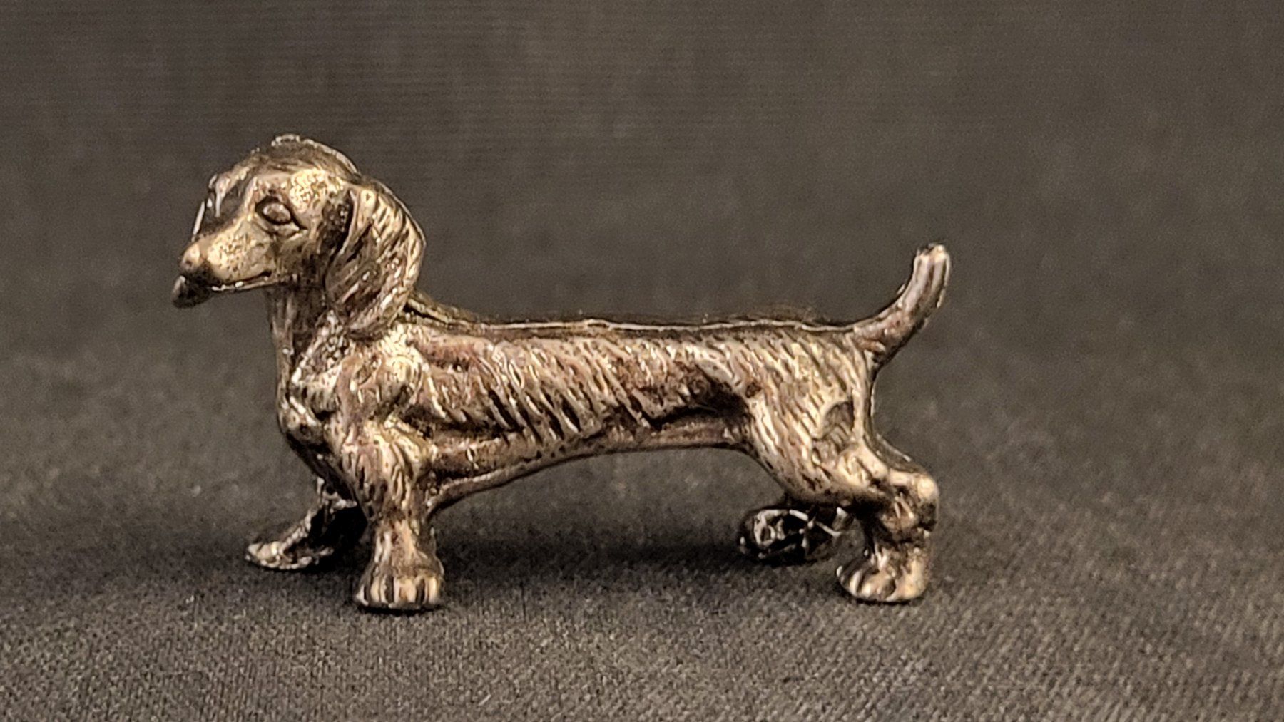 Statuette: Kleiner Metall-Dackel "III" – Usato da Basel venduto da spinne02