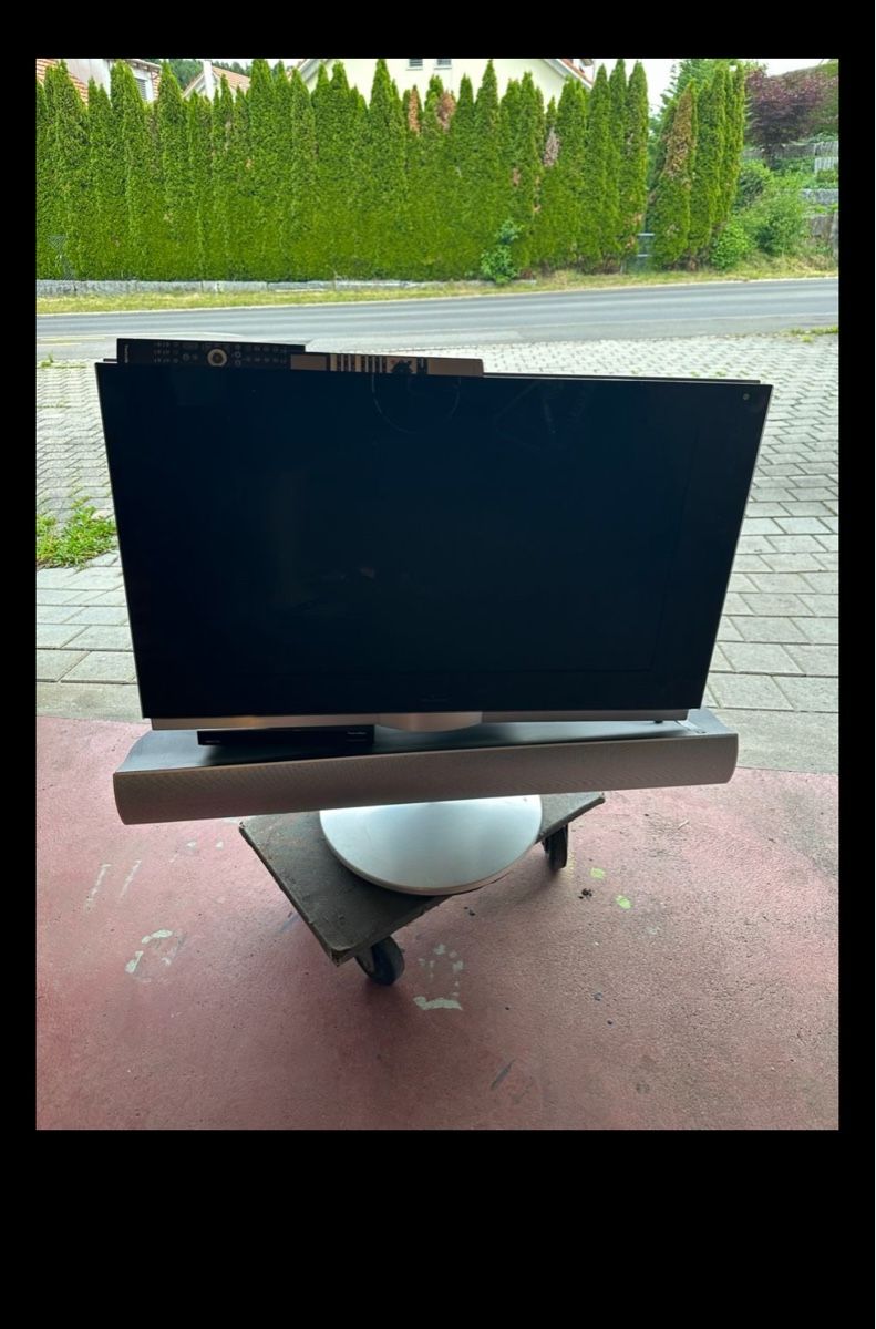 Fernseher: Zum verkaufen  – Gebraucht aus Chur von and_5zsd