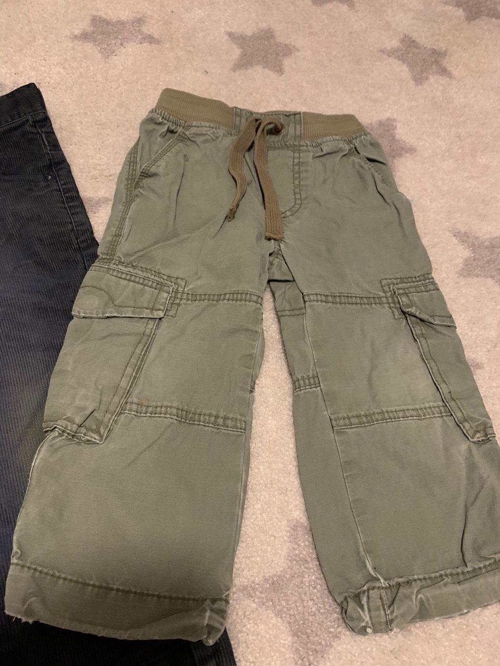 Pantaloni: 4 Hosen Gr.92/98 – Usato da Kreuzlingen venduto da jamie45 2