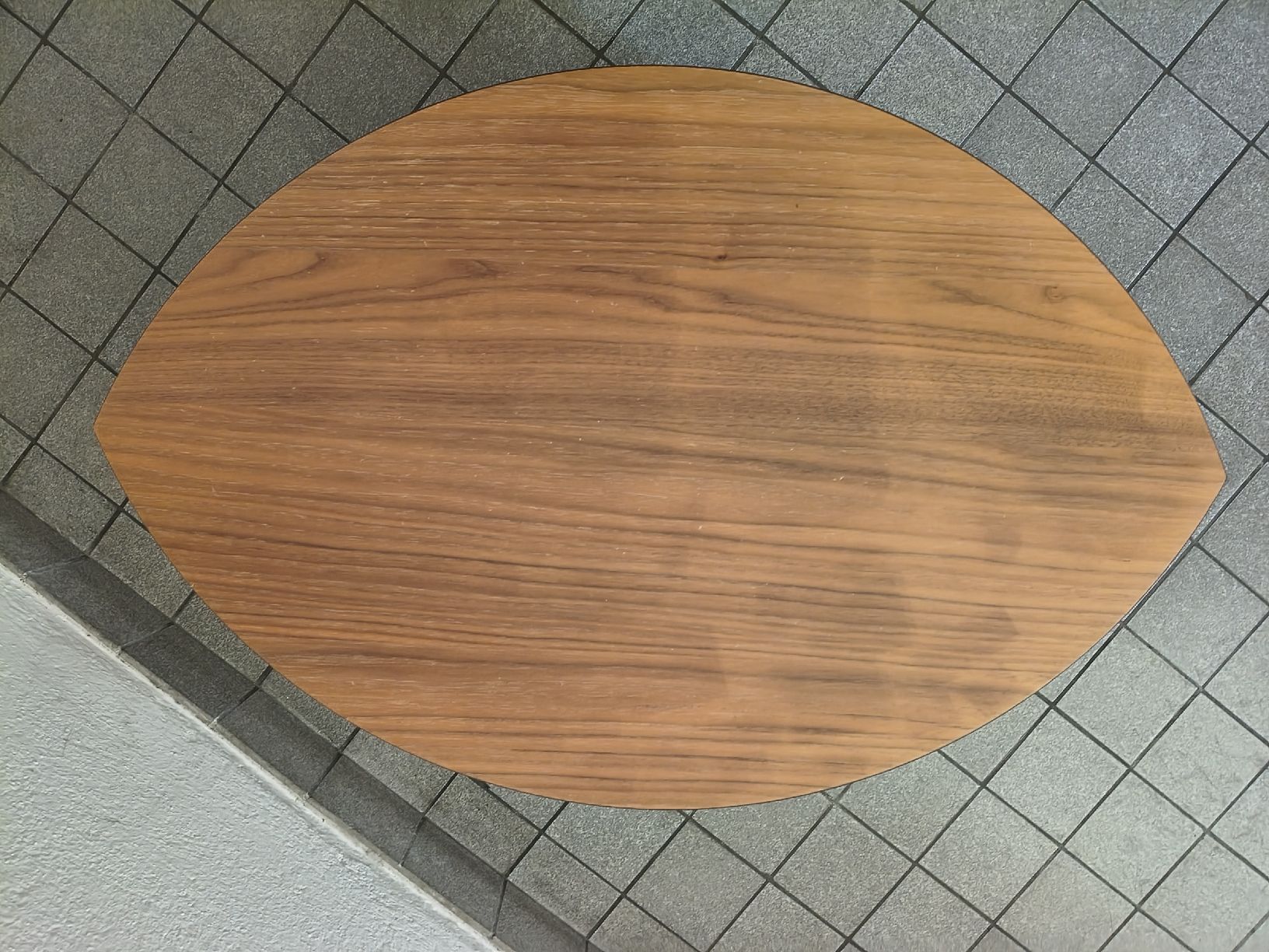 Tavoli: Oval Coffee Table Wood Look 72x46cm – Usato da Zürich venduto da TrainLine 2