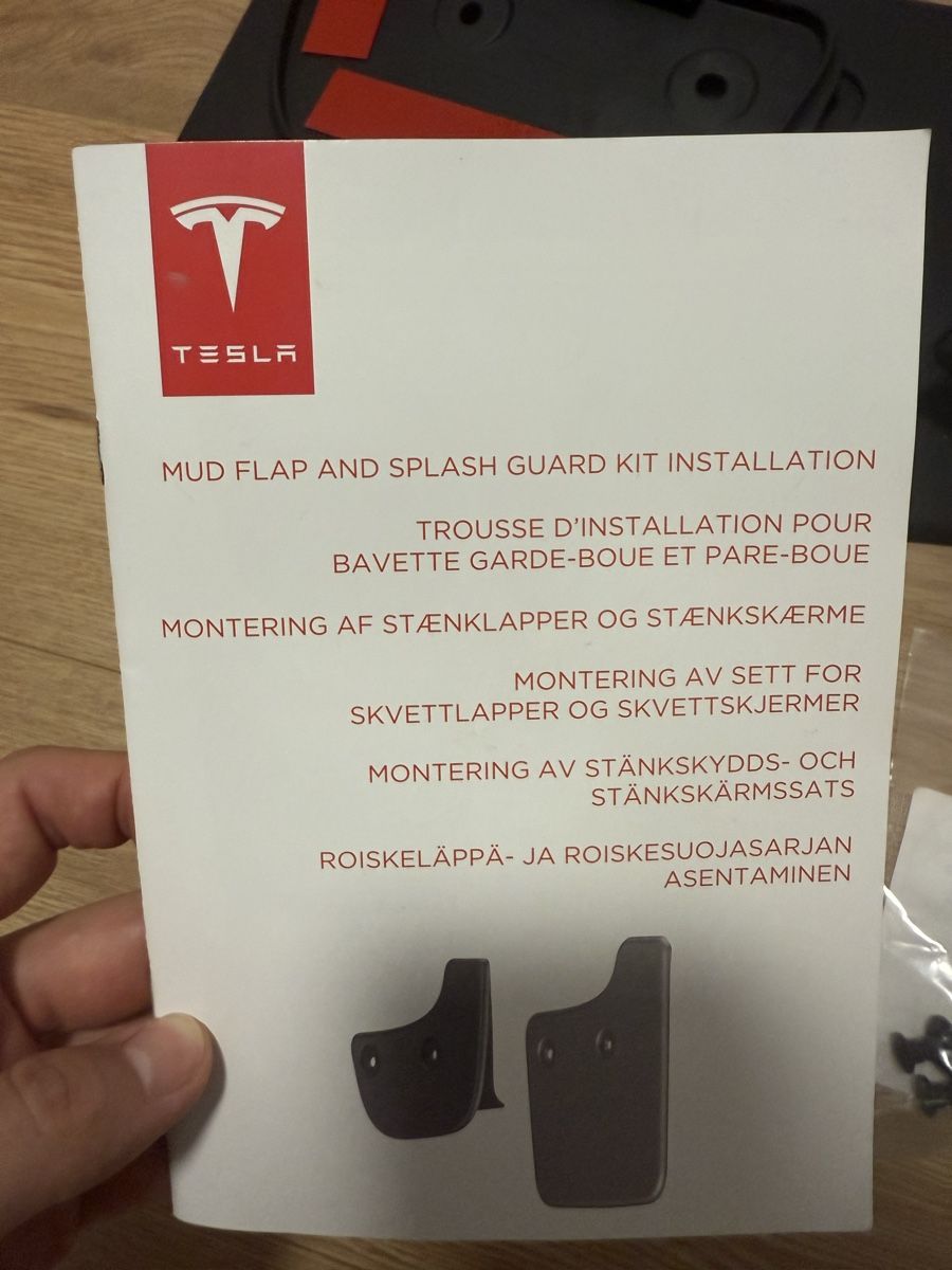 Tesla Alle Ersatzteile: Original mud flaps tesla model 3 new – Neu und originalverpackt aus Villaz-St-Pierre von dav_w66n 1