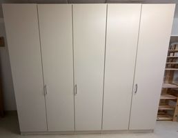 Hochwertiger Kleiderschrank, 5-türig