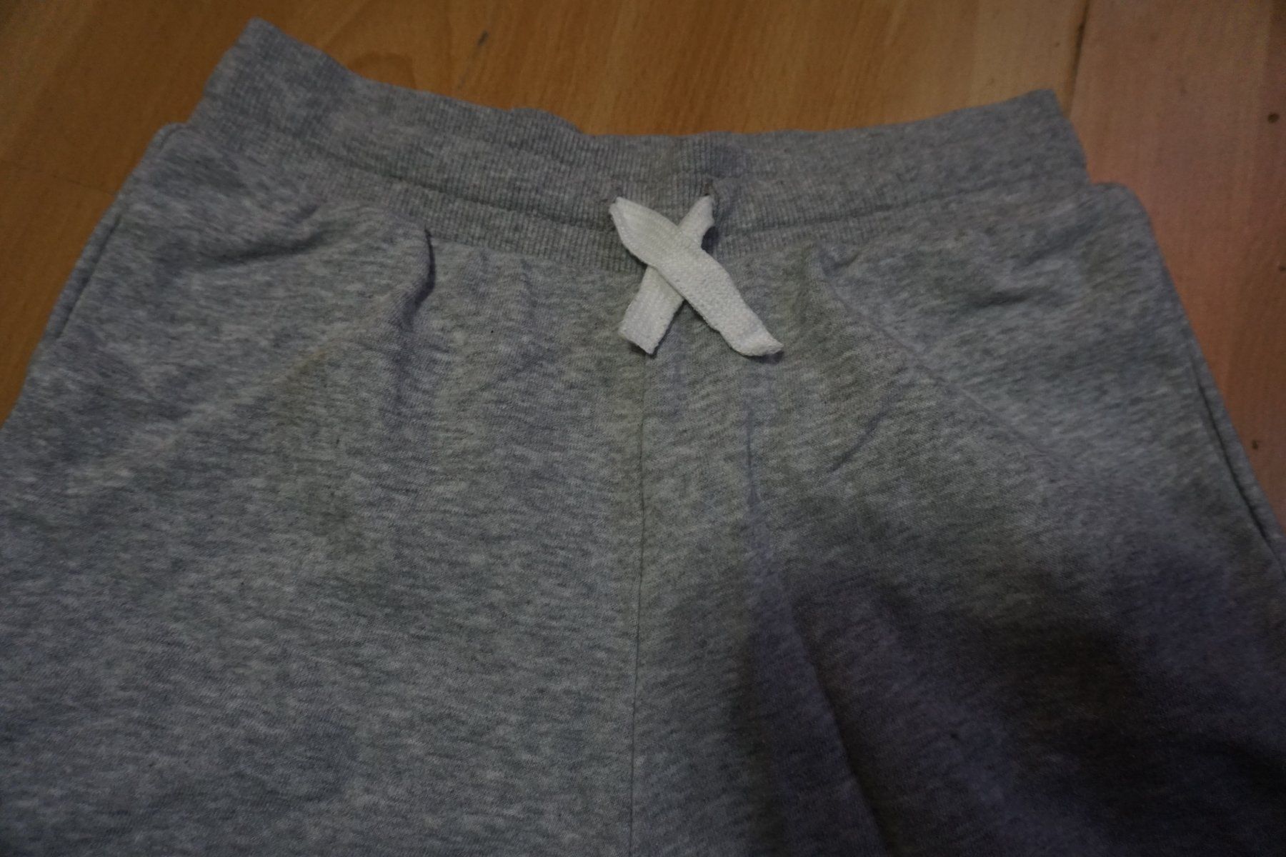 H&M Hosen: H&M Graue Sommer Shorts, Gr. 140 – Gebraucht aus Zürich von einalemjena 1
