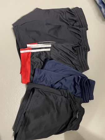 5x Sporthosen Gr. 128