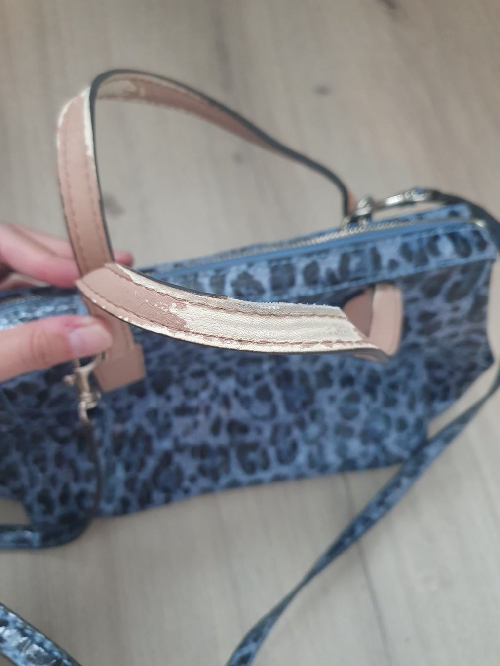 Guess Sacs femmes: Handtasche Leopard print, Guess – D'occasion à Nussbaumen AG par jul_t76k 2