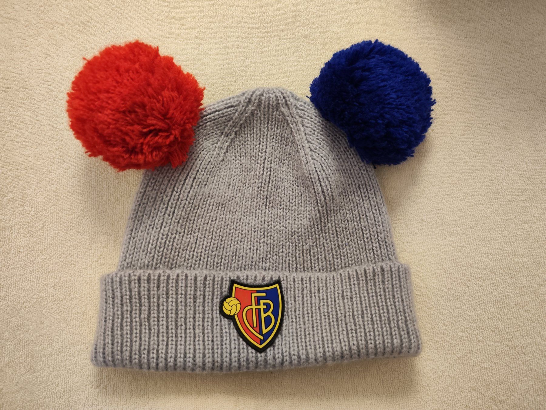 FC Basel Altro abbigliamento per bambino: FC Basel Mütze - Kind – Usato da Reinach BL venduto da chilller92