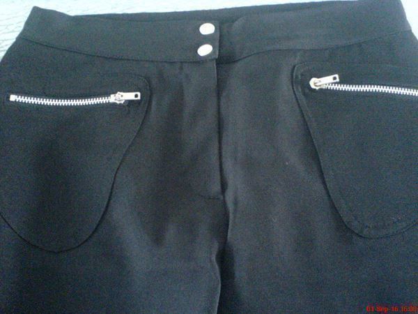 Pantaloni: 2 elegante schwarze Stoffhosen Gr.36 – Nuovo (secondo la descrizione) da Oftringen venduto da andrax 1