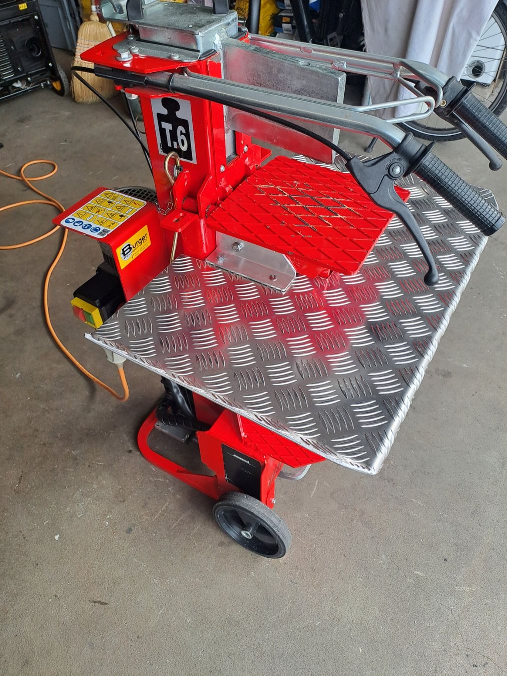 Tutte le macchine: Holzspalter 6 Ton – Usato da Grossdietwil venduto da Appaloosa 7