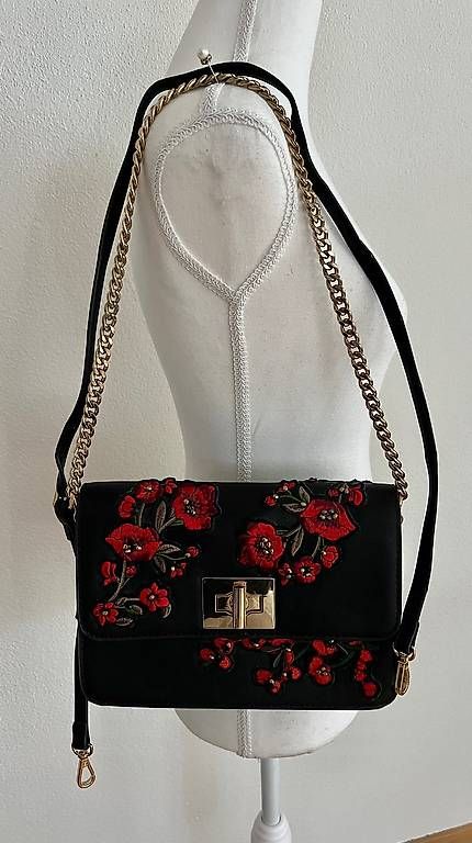 Borse da donna: Tasche schwarz/rote Blumen – Usato da Volketswil venduto da oli_l2zq 2