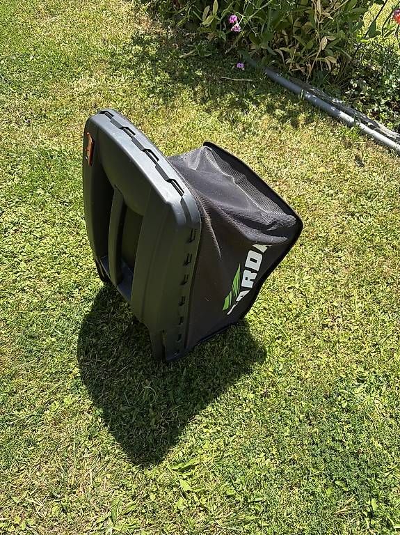 Rasenmäher: Rasenmäher Benzin mit Elektrostart – Gebraucht aus menziken von Cmanitou 4