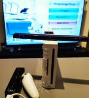 Nintendo Wii weiß +1 Motion+ 1 Nunchuck + Wii Fit Plus Spiel