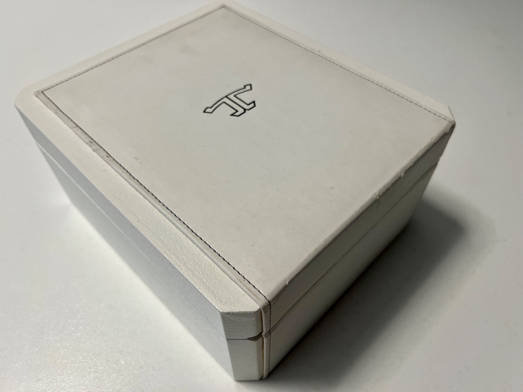Jaeger-Lecoultre Orologi da terra & Orologi da parete: JAEGER LE COULTRE vintage clock leather box – Usato da Mont-sur-Lausanne venduto da vmi_ym5l 2