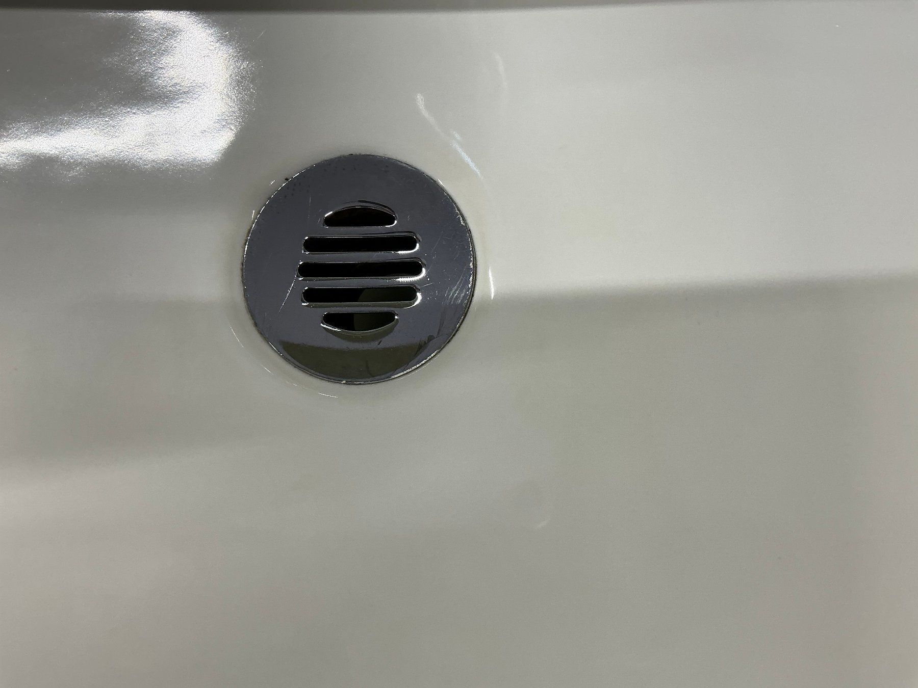 Laufen Lavabi & lavandini: Quadratisches Lavabo – Usato da Zug venduto da Bauteile-Zug 3