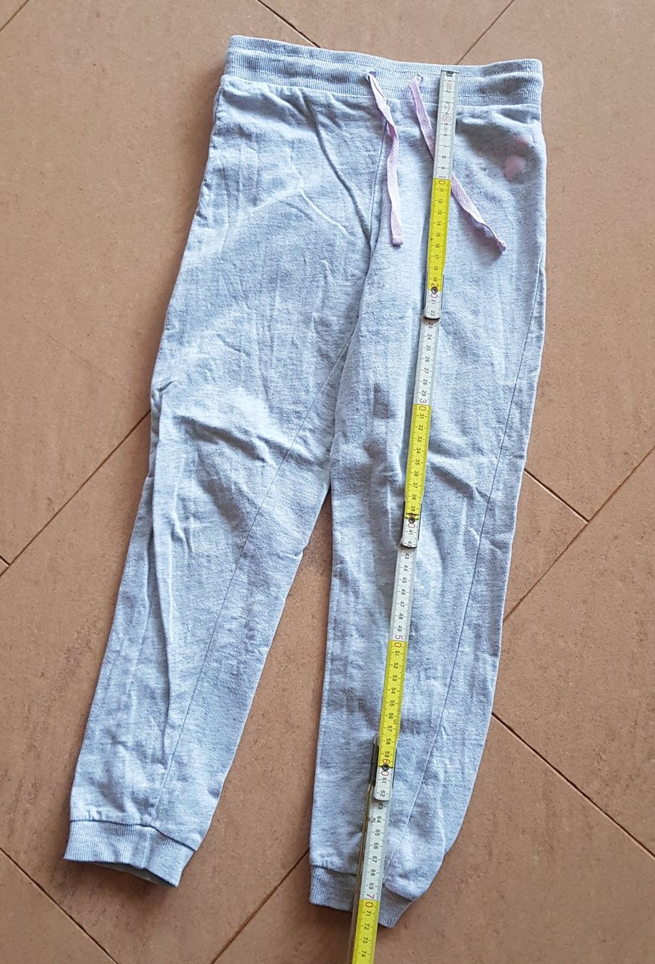 Hosen: Trainer-/Jogginghose 122/128 von Kids – Gebraucht aus Thun von lede 3