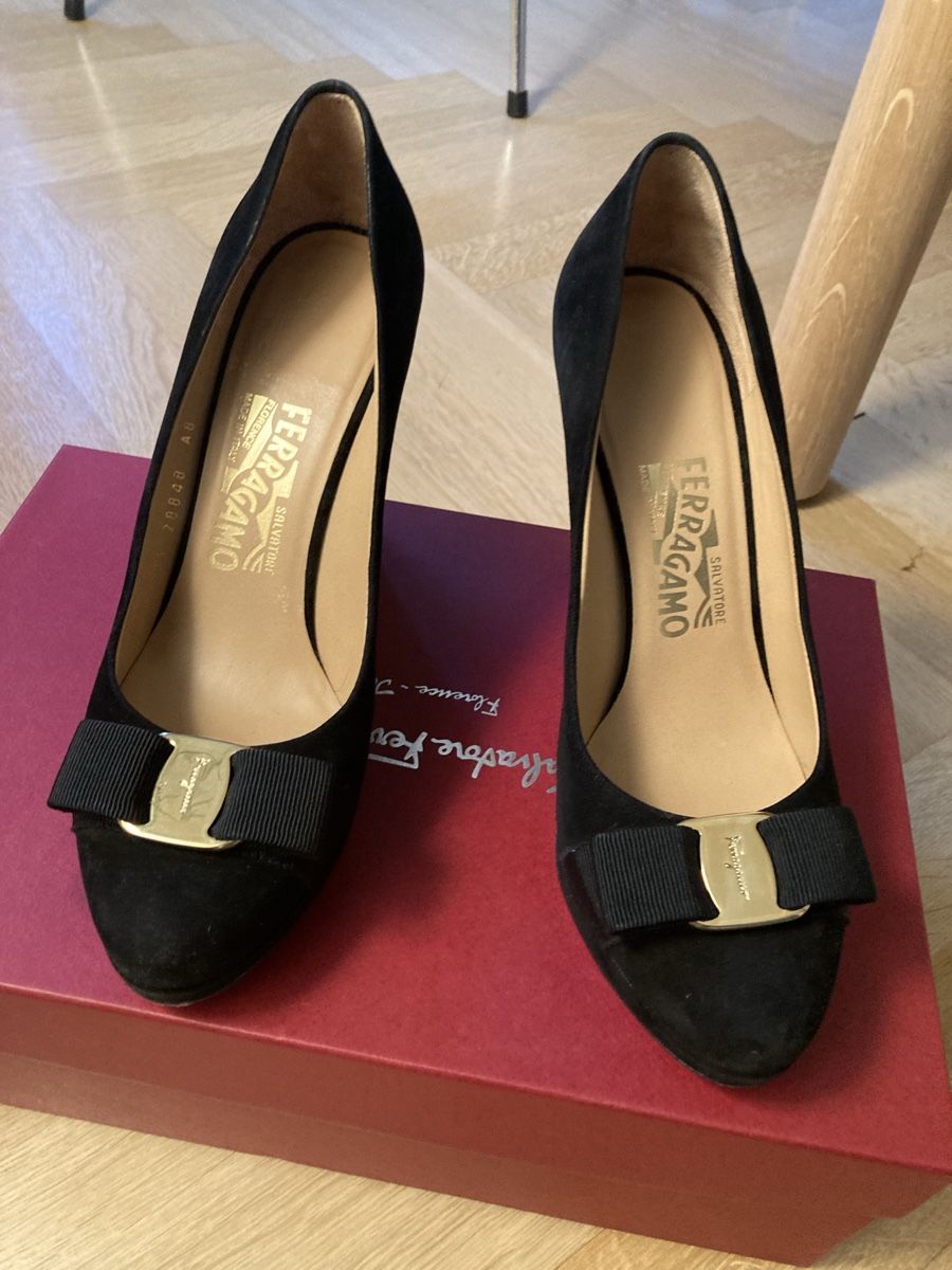 Salvatore Ferragamo Scarpe da donna: Ferragamo Wedges Black Suede Size 7.5C – Usato da Zürich venduto da Maki333 9