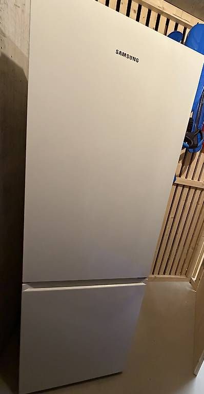 Kühlschrank: Réfrigérateur combiné Samsung  – Neu und originalverpackt aus St-Gingolph von chr_5gtw