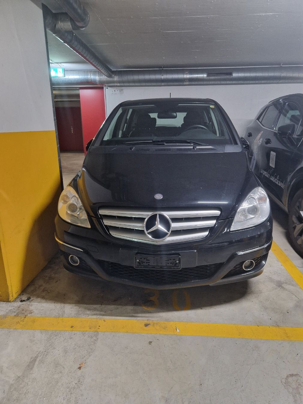 Mercedes-Benz Autos: Auto ab platz – Gebraucht aus Hombrechtikon von Katrin.s
