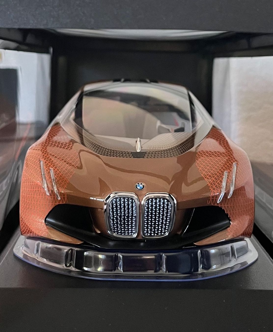 BMW Modellini d'auto: BMW VISION NEXT 100, 1:18 – Usato da St-Cergue venduto da ncu_t267 3