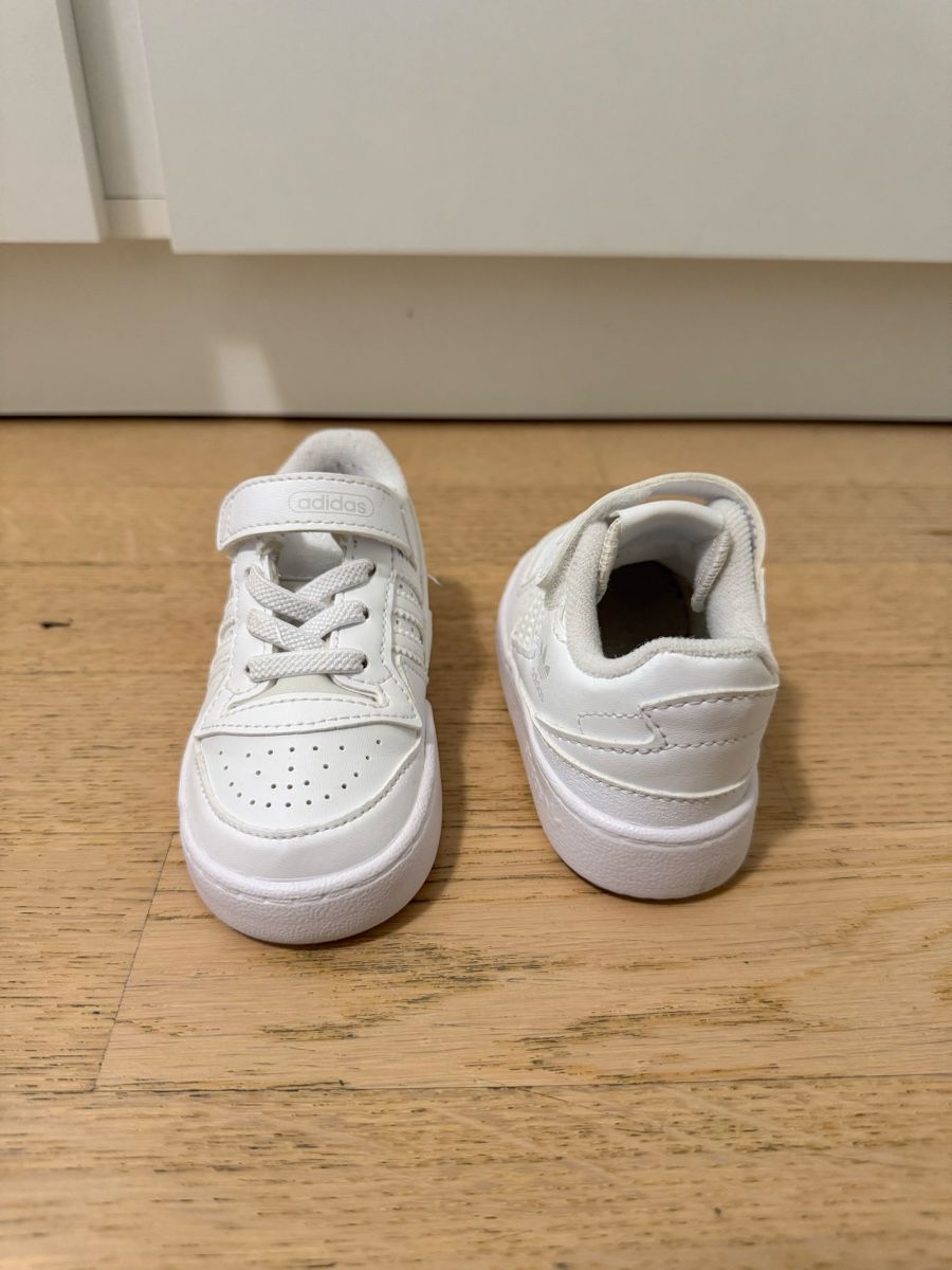Adidas Scarpe per ragazzi: Kinderschuh Adidas Gr.22 – Usato da Bottmingen venduto da Giamonda88 1