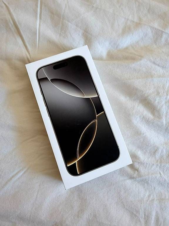 Telefoni cellulari / Smartphones: Apple IPhone 13 – Usato da Siebnen venduto da tamara5803
