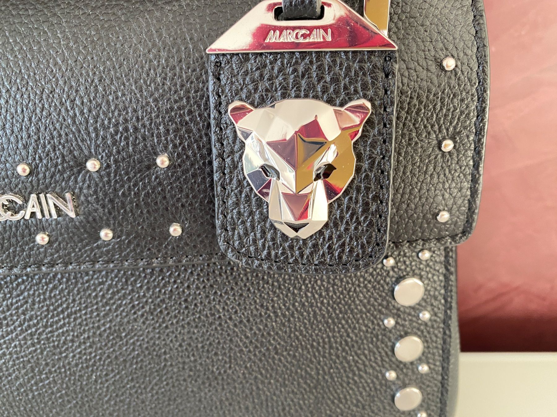 Marc Cain Borse da donna: Marccain Tasche Damen Schwarz – Nuovo e nell'imballaggio originale da Volketswil venduto da praxis12 2