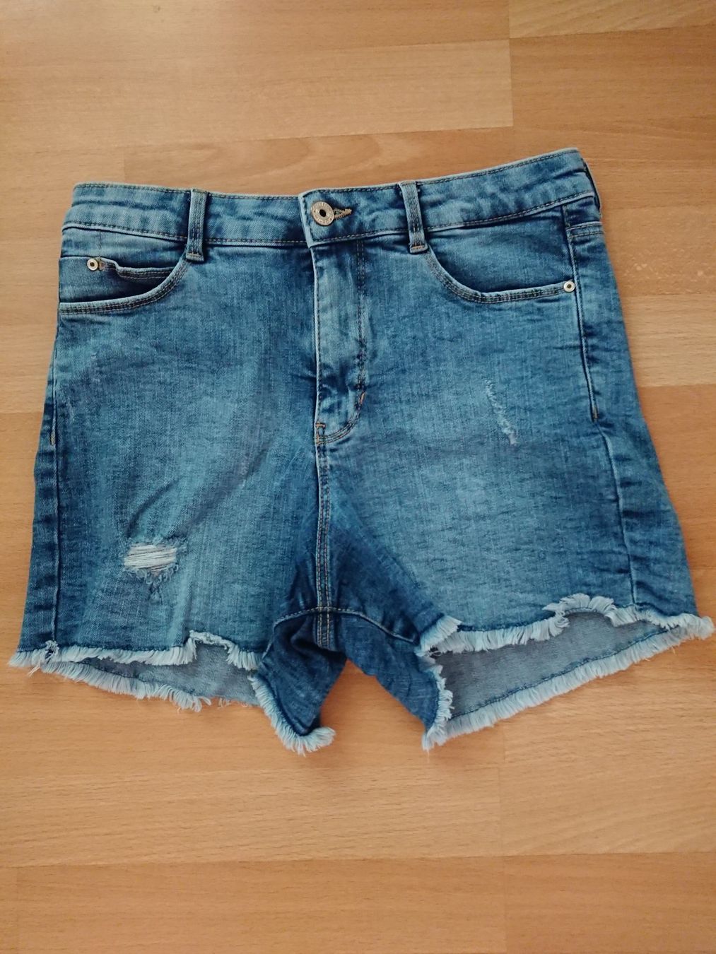 C&A Hosen: Damen High Rise Shorts C&A Basic Gr. 38 – Gebraucht aus Hallau von CHACLA