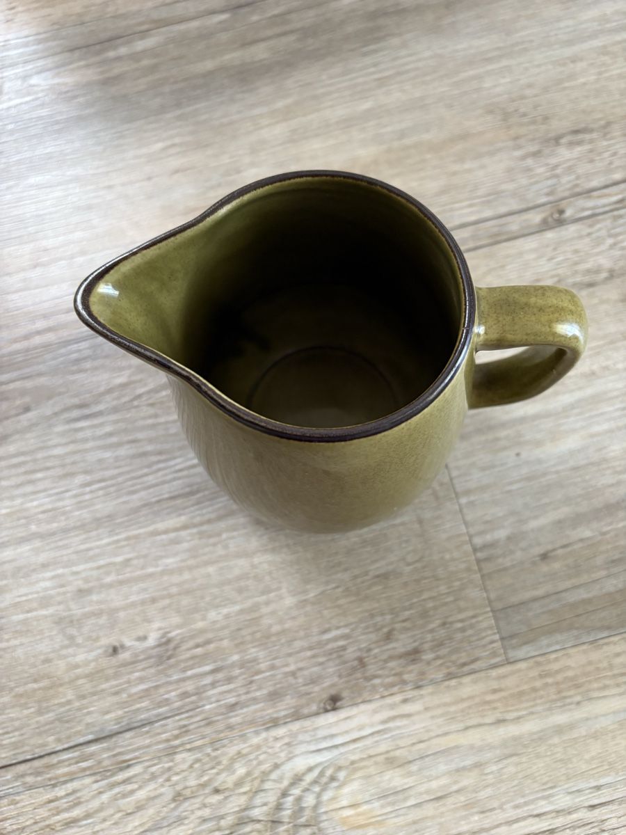 Rössler Caraffe: Pot- Pichet-  Krug Rössler - olivgrün 0.65L – Usato da Zweisimmen venduto da Domii 2