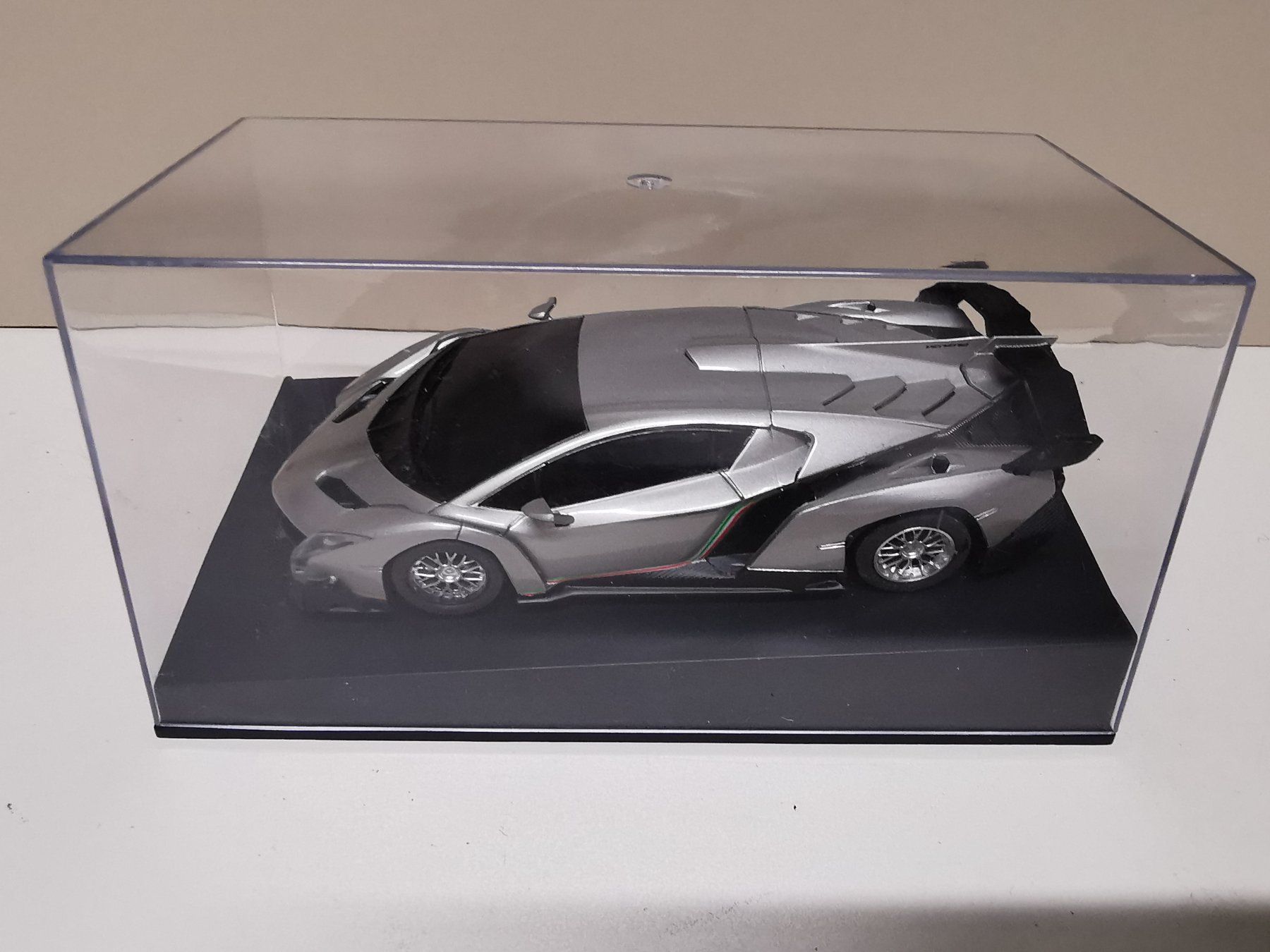 Piste: Lamborghini Veneno, slot it chassis – Usato da Winterthur venduto da Lonpos1