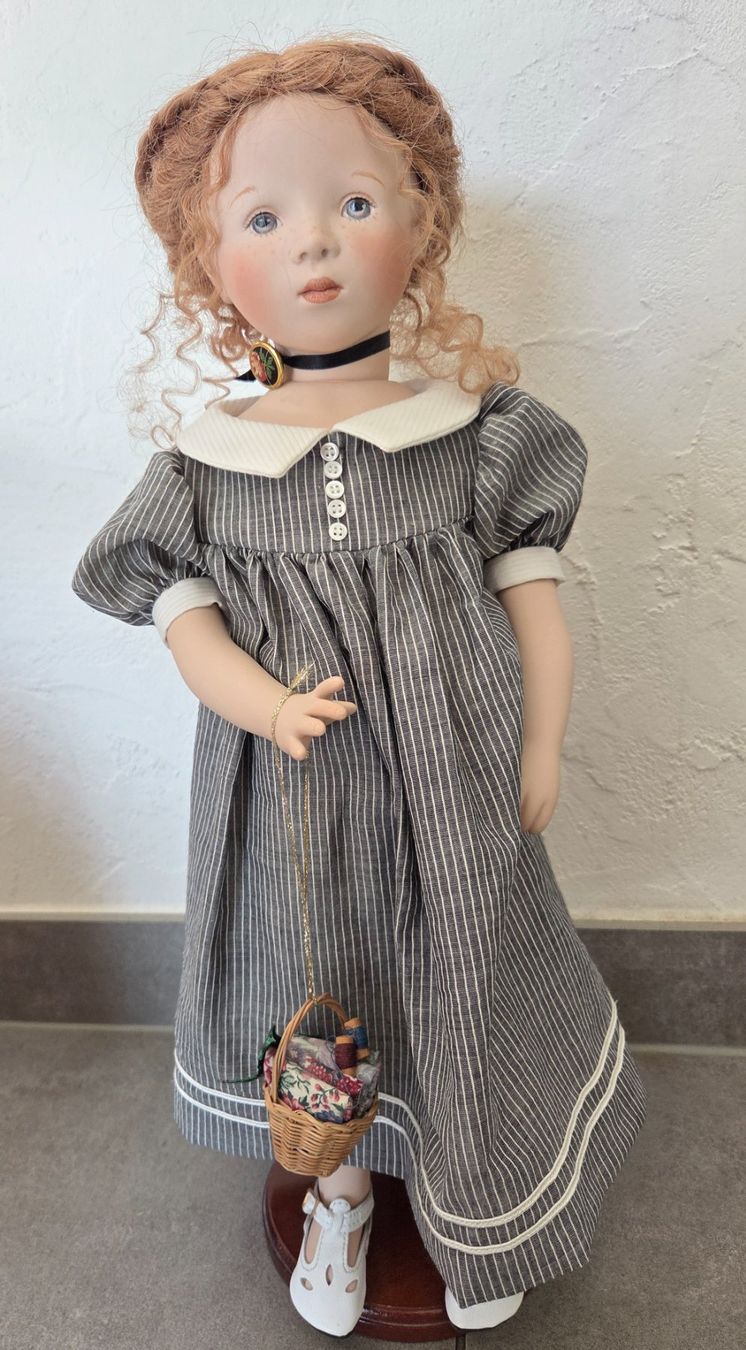 Bambole: Puppe Sylvia Nattererer mit Ständer, 1994 – Usato da Seftigen venduto da Durham01