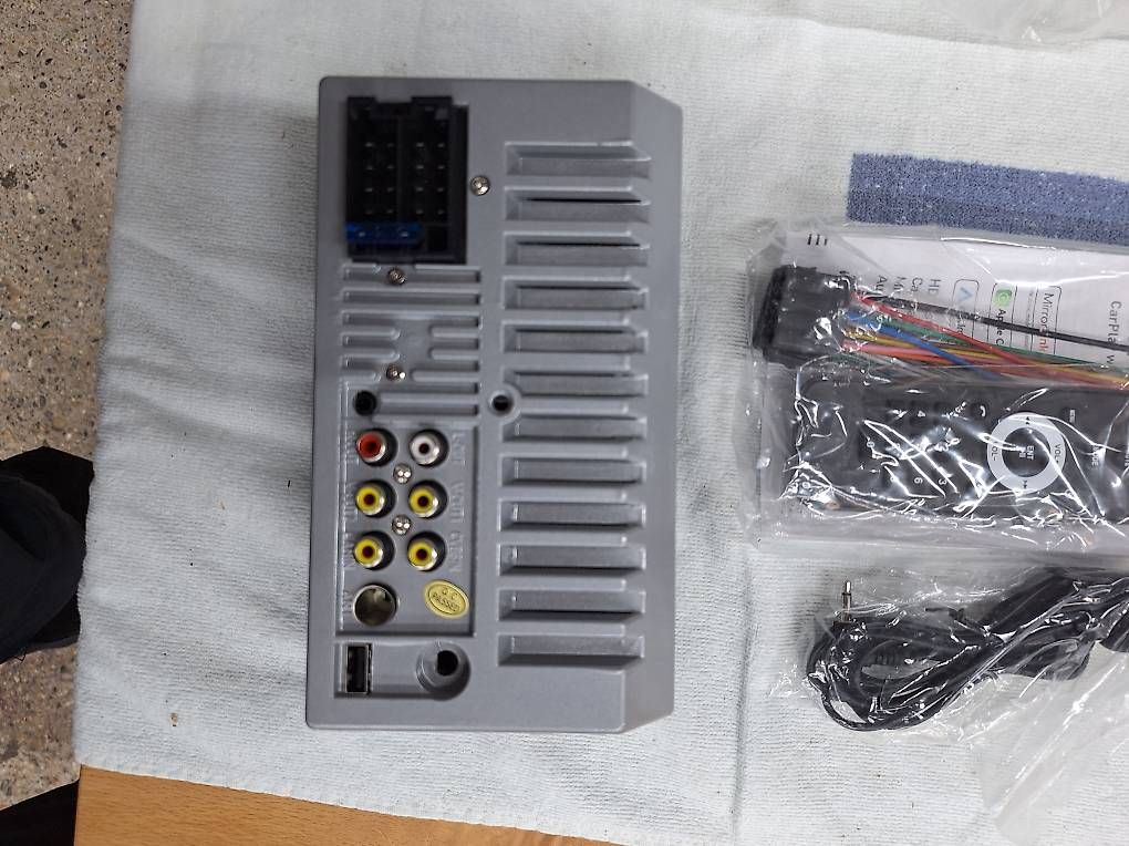Radios: Autoradio – Gebraucht aus Gampelen von skullclamp 1