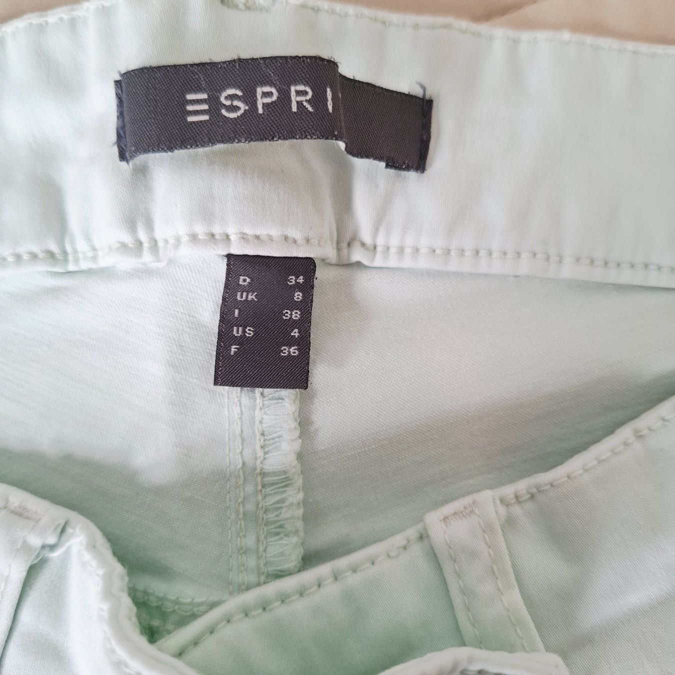 Esprit Jeans: Esprit Jeans, hellgrün, Grösse 34, – Usato da Emmen venduto da Tigerlady 5
