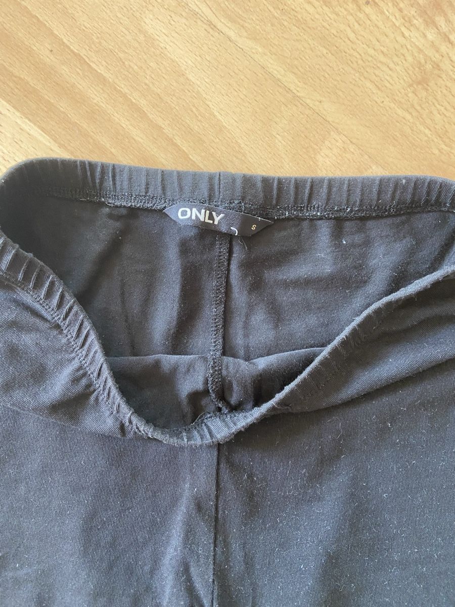 Only Leggings: Schwarze Radlerhosen Gr. S – Usato da Bern venduto da sam_vln5 2
