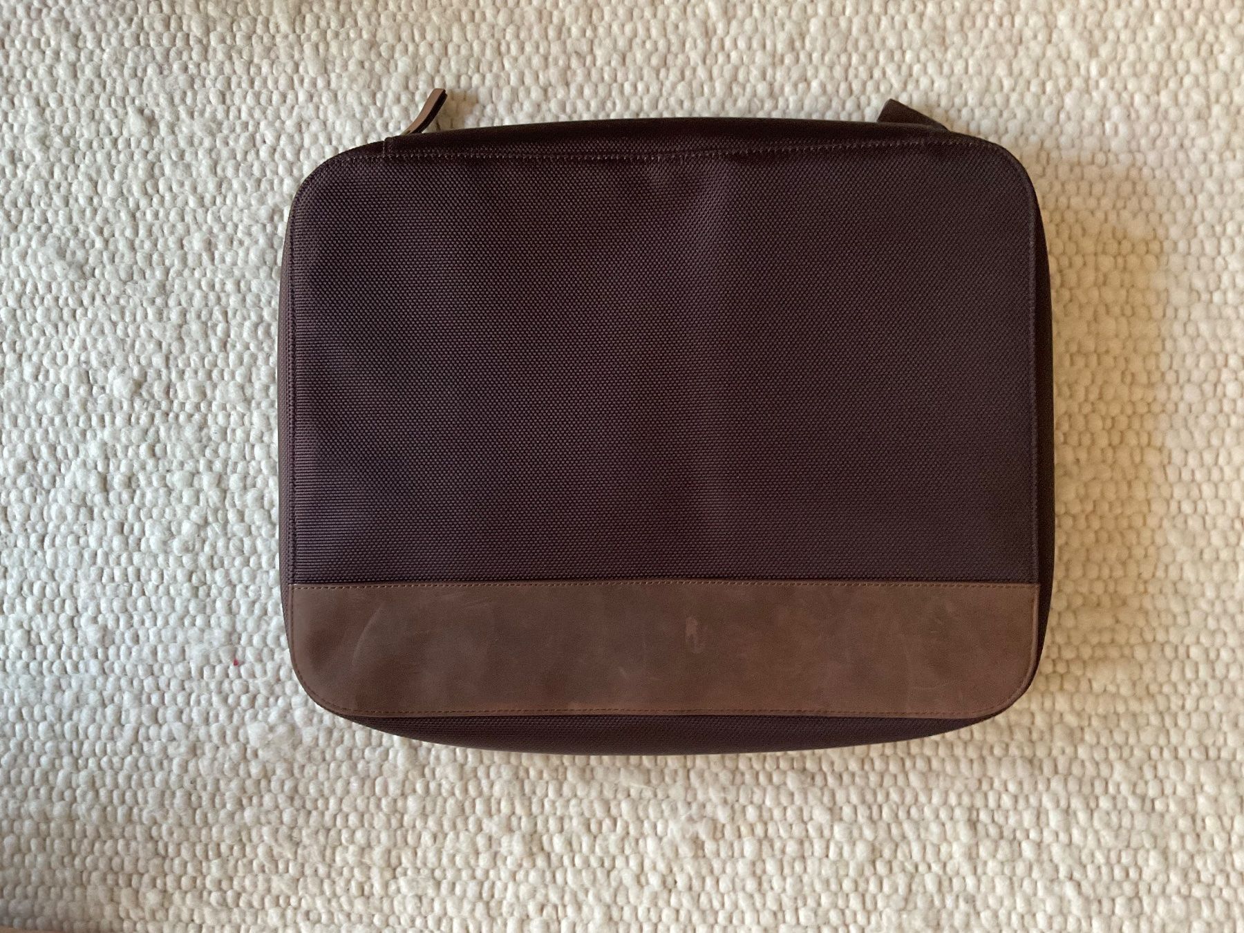 Braun Büffel Borse: BRAUN BÜFFEL REISE ETUI TASCHE – Nuovo e nell'imballaggio originale da Scuol venduto da Lotus2020 2