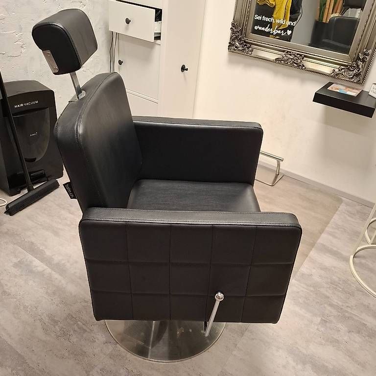 Chaises: Barberstuhl  – D'occasion à Bremgarten AG par est_9lvf 1