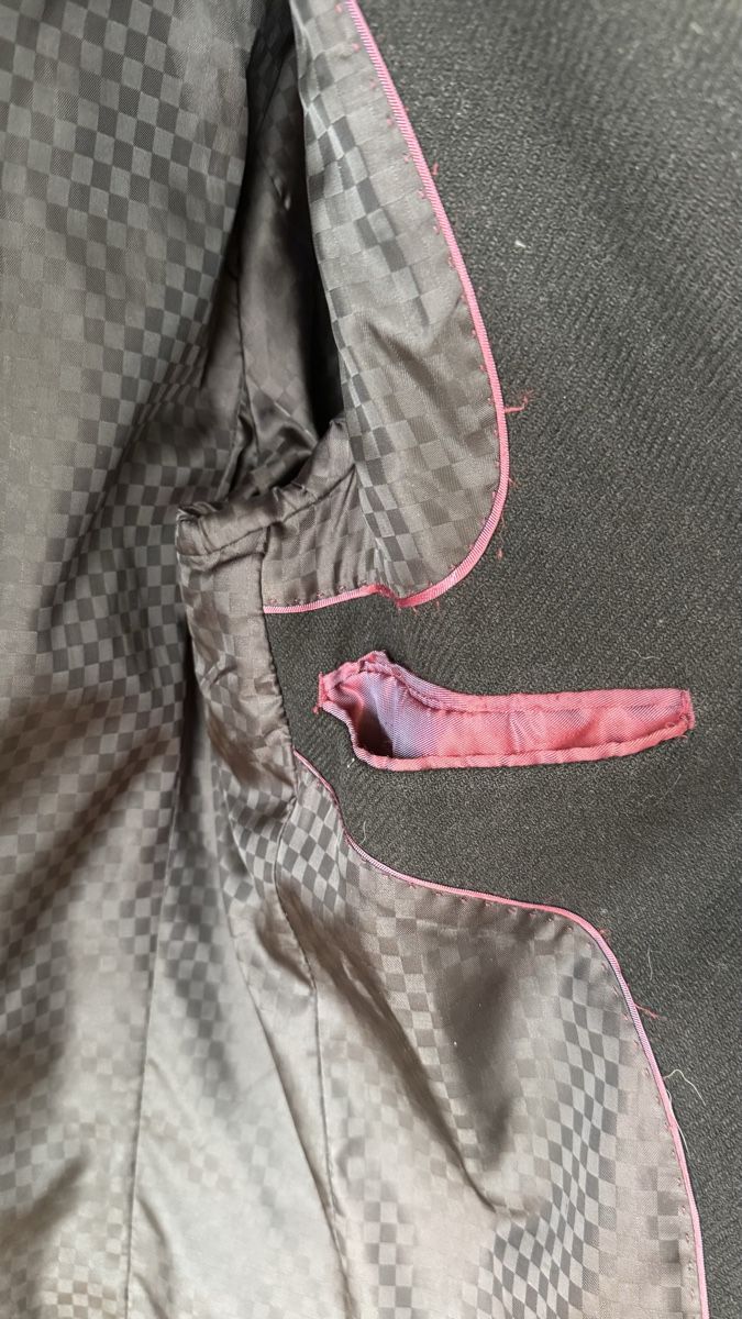 Cappotti: Schwarzer Mantel, elegant, Grösse 48 – Usato da Brunegg venduto da antihero86 2