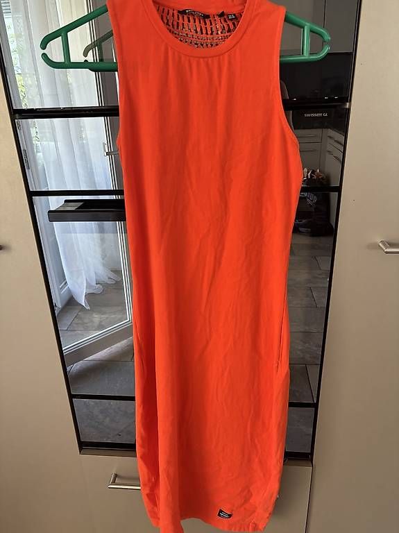 Vestiti: 2 Kleider von Superdry – Usato da Möriken AG venduto da Marisa043